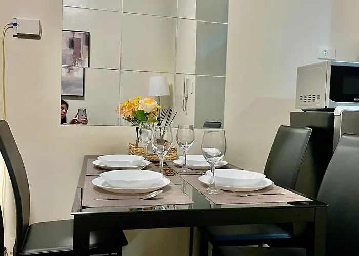 Apartment Makati Elegant 1br- Air Residences Near Ayala