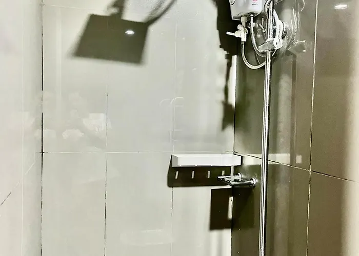 Makati Elegant 1br- Air Residences Near Ayala Apartment *