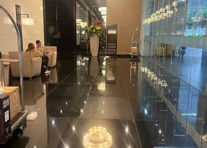 Makati Elegant 1br- Air Residences Near Ayala Apartment *